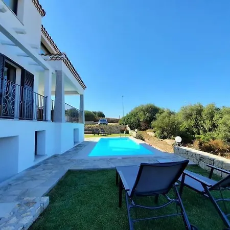 Con Piscina Vista Mare 12 Posti Letto By Budoni Affitti *