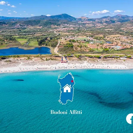 Con Piscina Vista Mare 12 Posti Letto By Budoni Affitti Vila