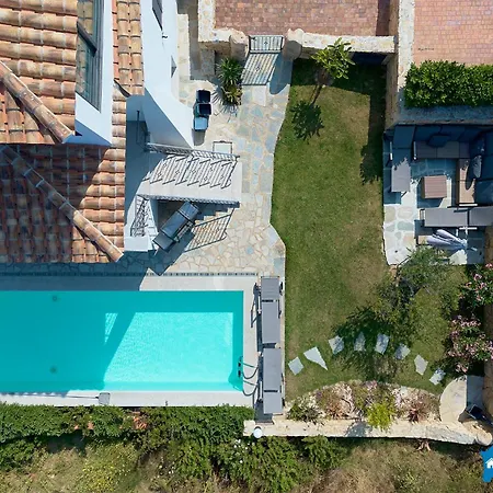 Villa Con Piscina Vista Mare 12 Posti Letto By Budoni Affitti *