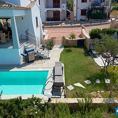 Con Piscina Vista Mare 12 Posti Letto By Budoni Affitti Villa *