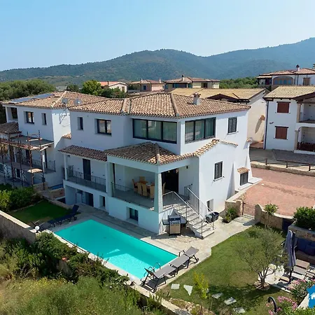 Con Piscina Vista Mare 12 Posti Letto By Budoni Affitti San Lorenzo (Budoni)