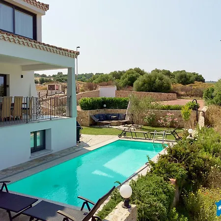 Con Piscina Vista Mare 12 Posti Letto By Budoni Affitti